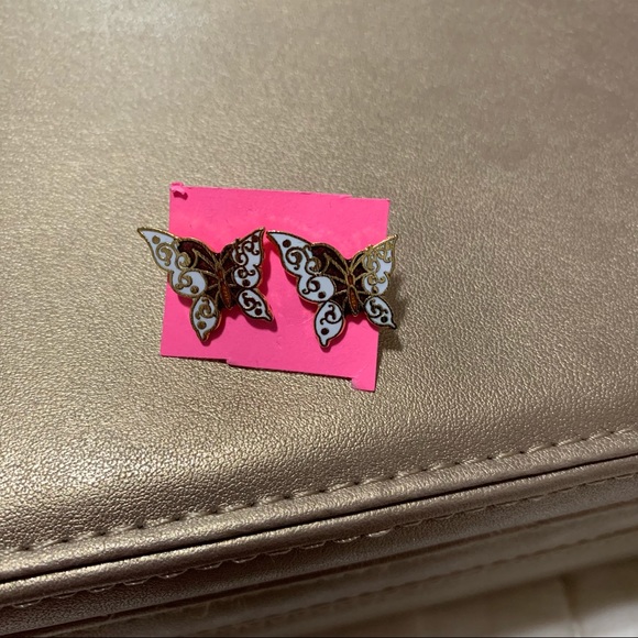 Gold Butterfly earrings - Picture 1 of 1
